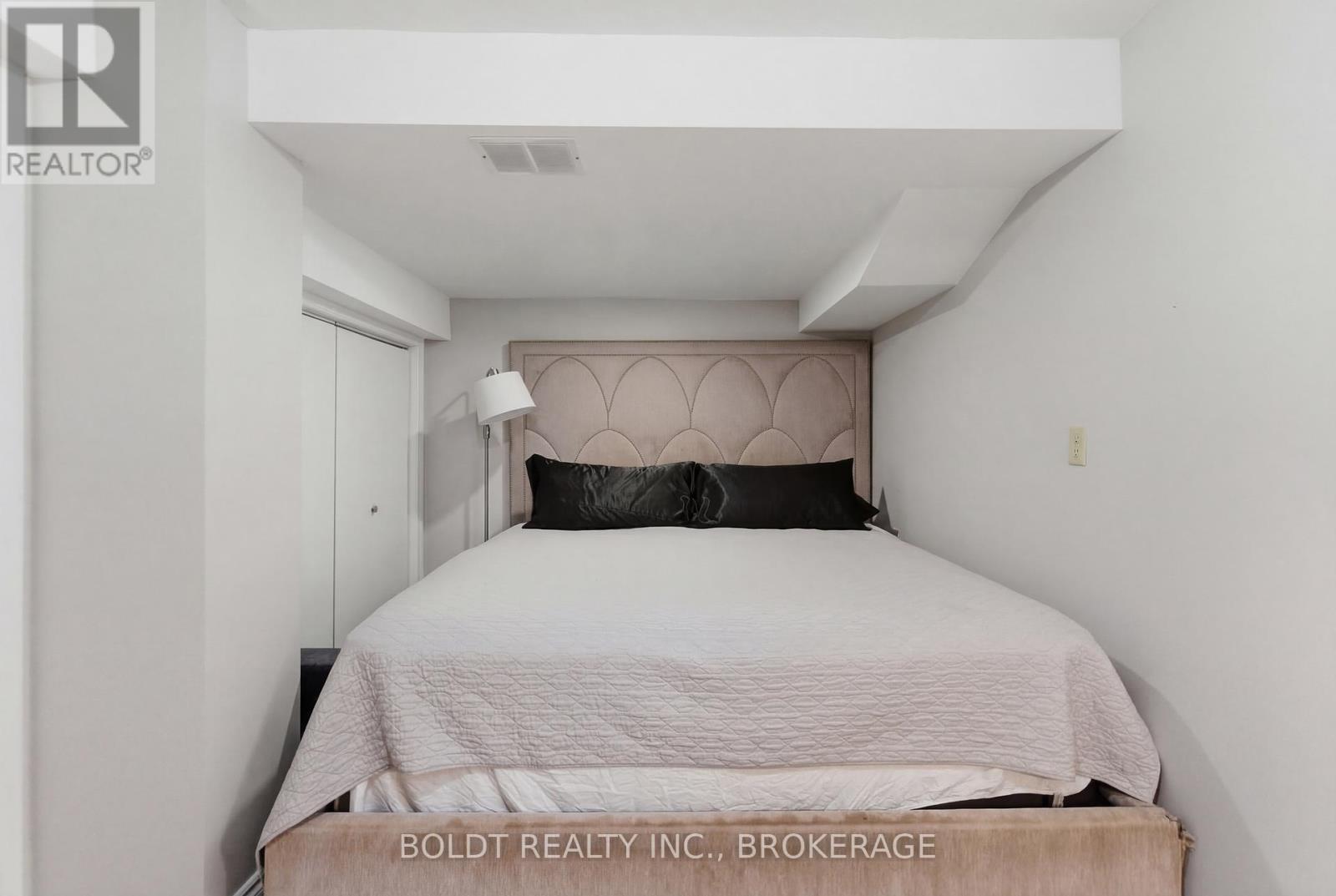 41 Farmington Drive, St. Catharines, Ontario  L2S 3G1 - Photo 41 - X12886830