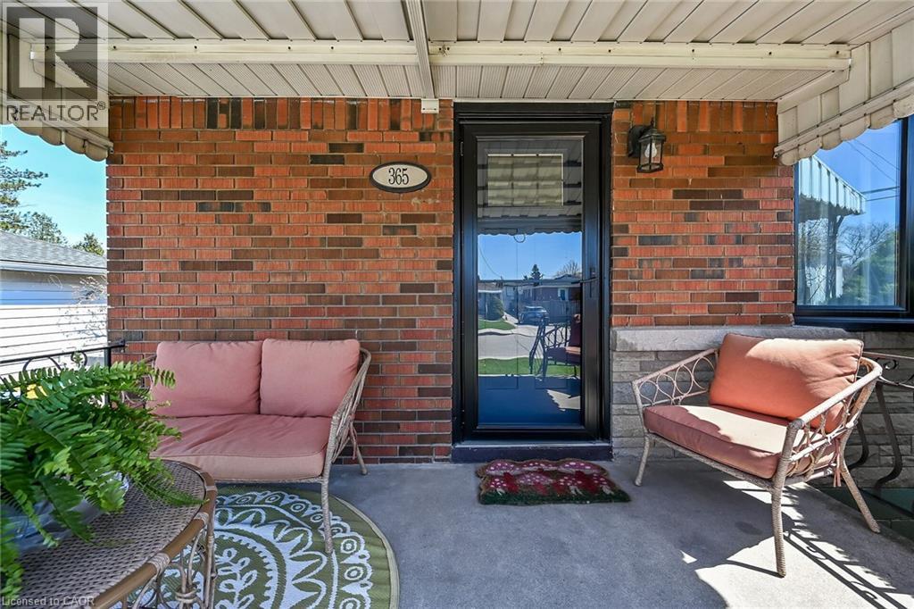 365 East 18th Street, Hamilton, Ontario  L9A 4P7 - Photo 3 - 40824855