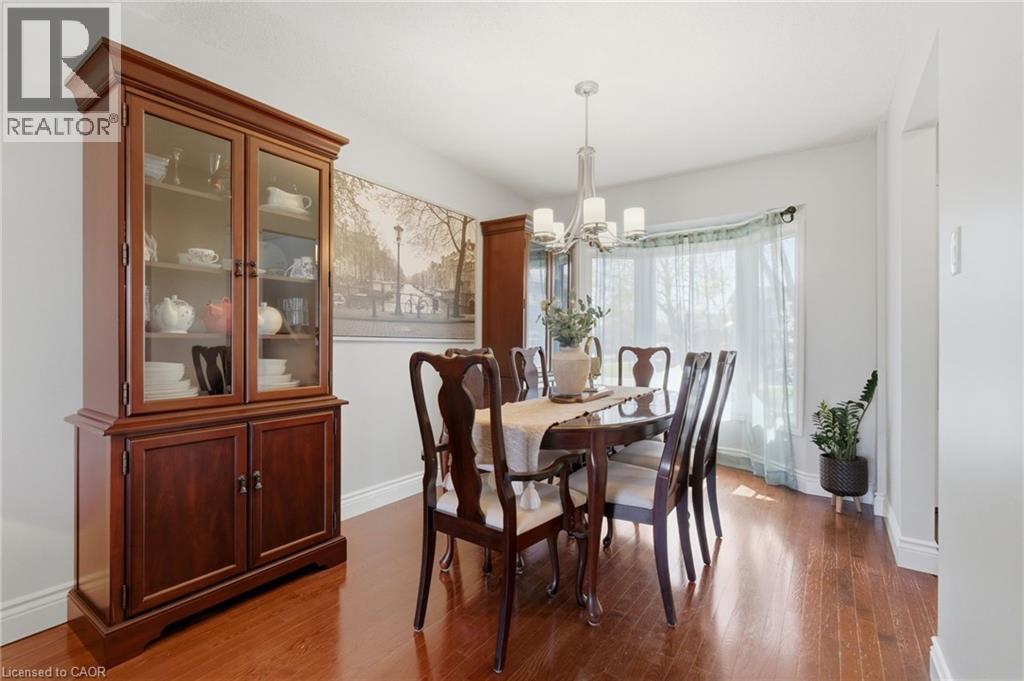 2376 Brunswick Court, Burlington, Ontario  L7P 4P2 - Photo 12 - 40825113
