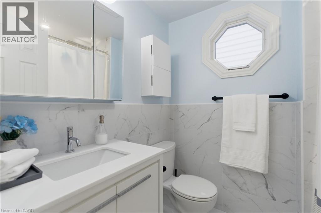 2376 Brunswick Court, Burlington, Ontario  L7P 4P2 - Photo 15 - 40825113