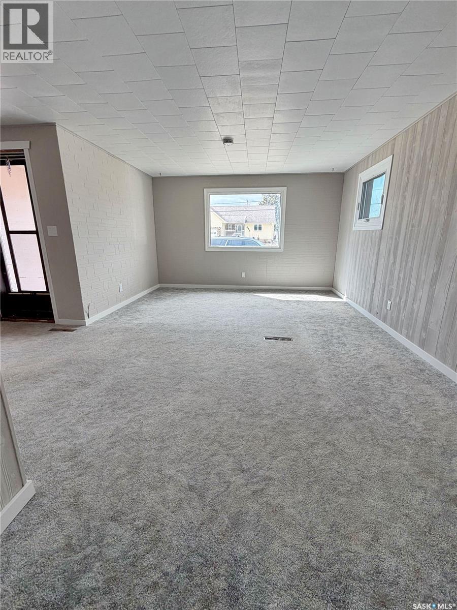 604 Sussex Avenue, Esterhazy, Saskatchewan  S0A 0X0 - Photo 10 - SK034538