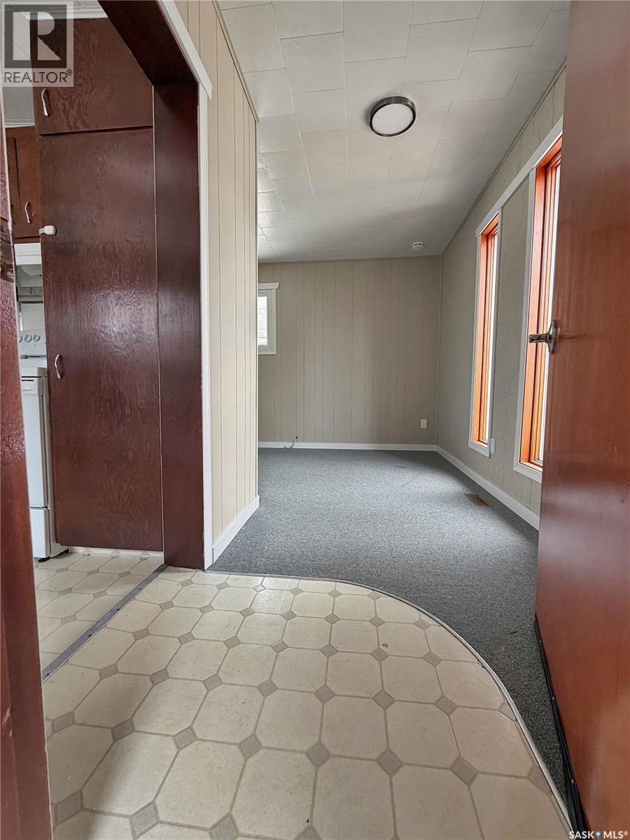 604 Sussex Avenue, Esterhazy, Saskatchewan  S0A 0X0 - Photo 3 - SK034538