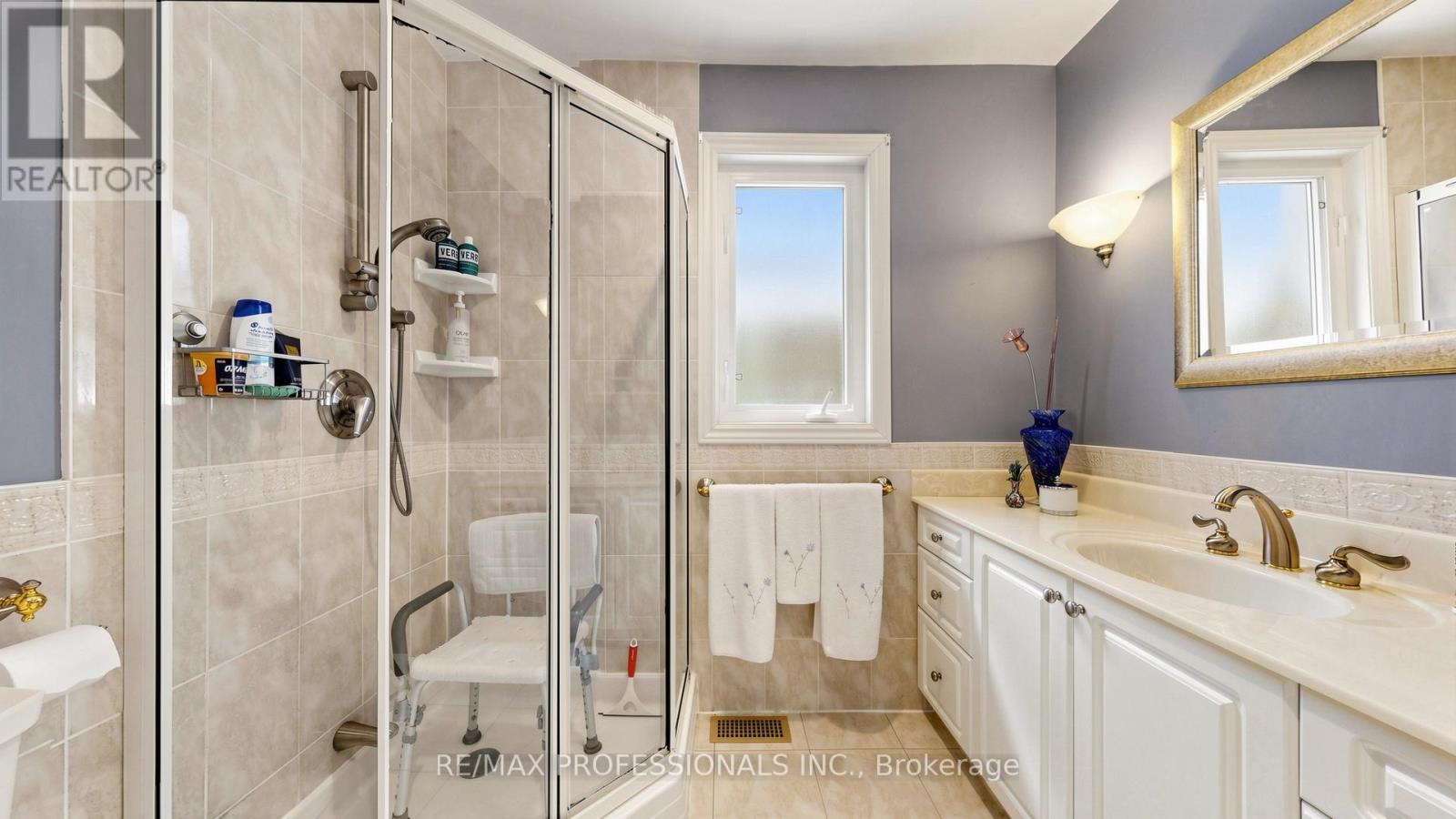 6 Hedges Boulevard, Toronto, Ontario  M9B 3C2 - Photo 15 - W13061666