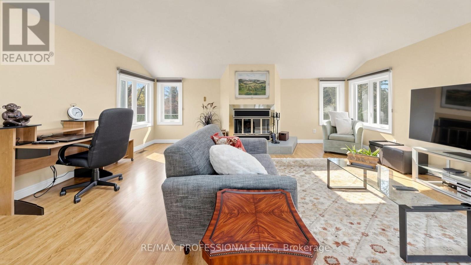 6 Hedges Boulevard, Toronto, Ontario  M9B 3C2 - Photo 17 - W13061666