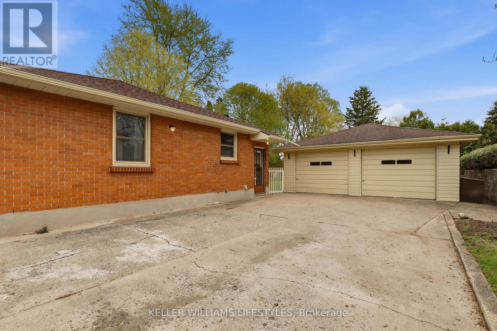543 Elmdale Avenue, London North, Ontario  N5X 1H5 - Photo 3 - X13076852