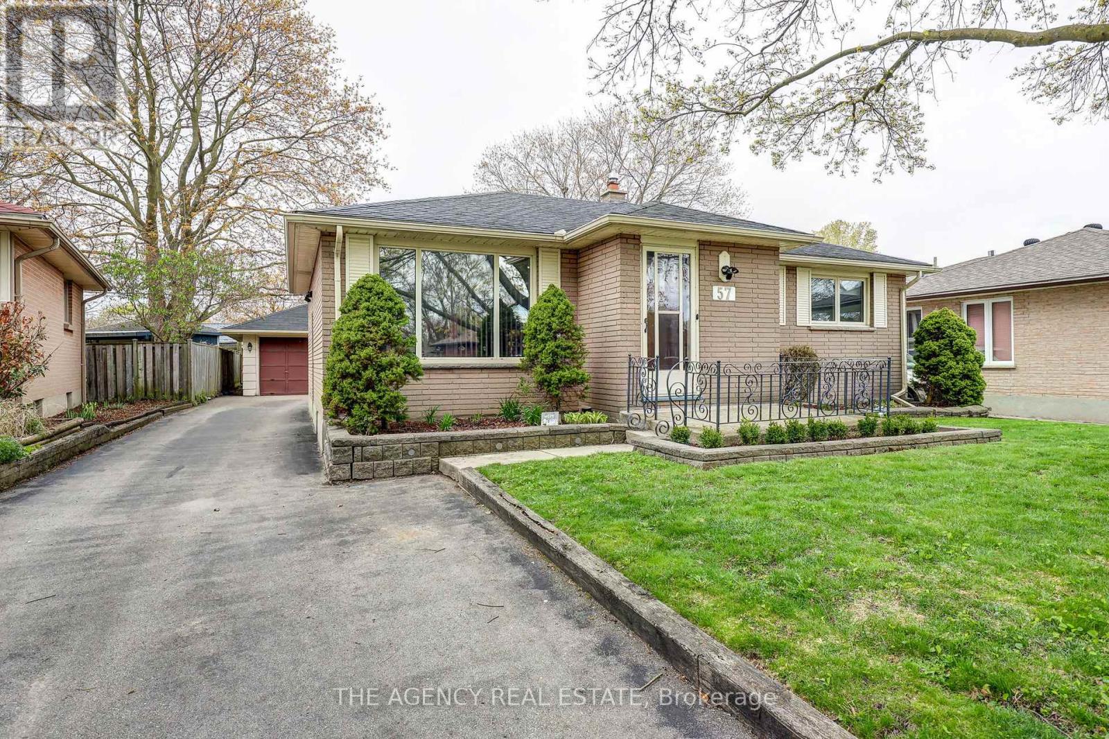 57 Laurentian Drive S, London East, Ontario  N5W 1N8 - Photo 2 - X13076874