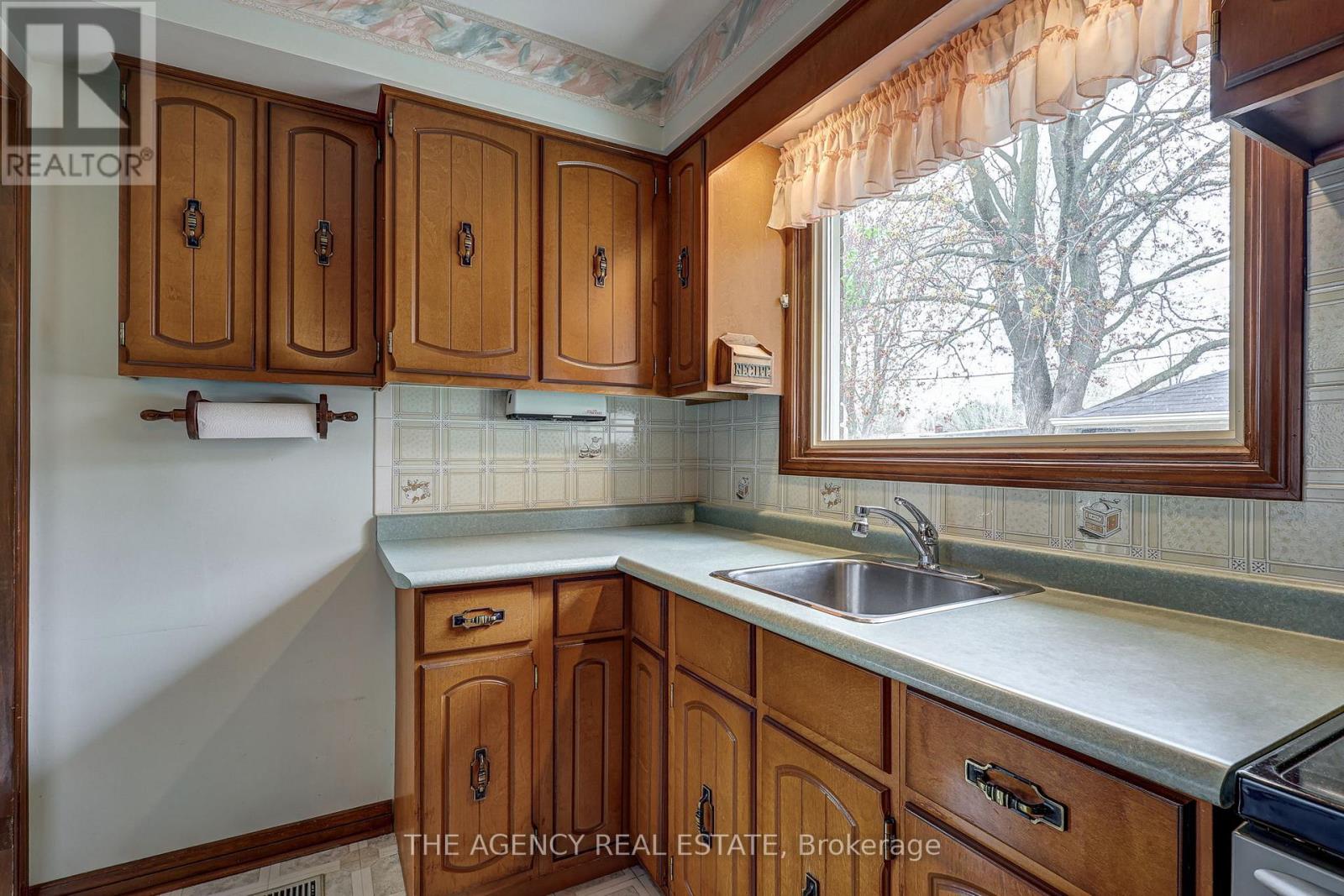 57 Laurentian Drive S, London East, Ontario  N5W 1N8 - Photo 22 - X13076874