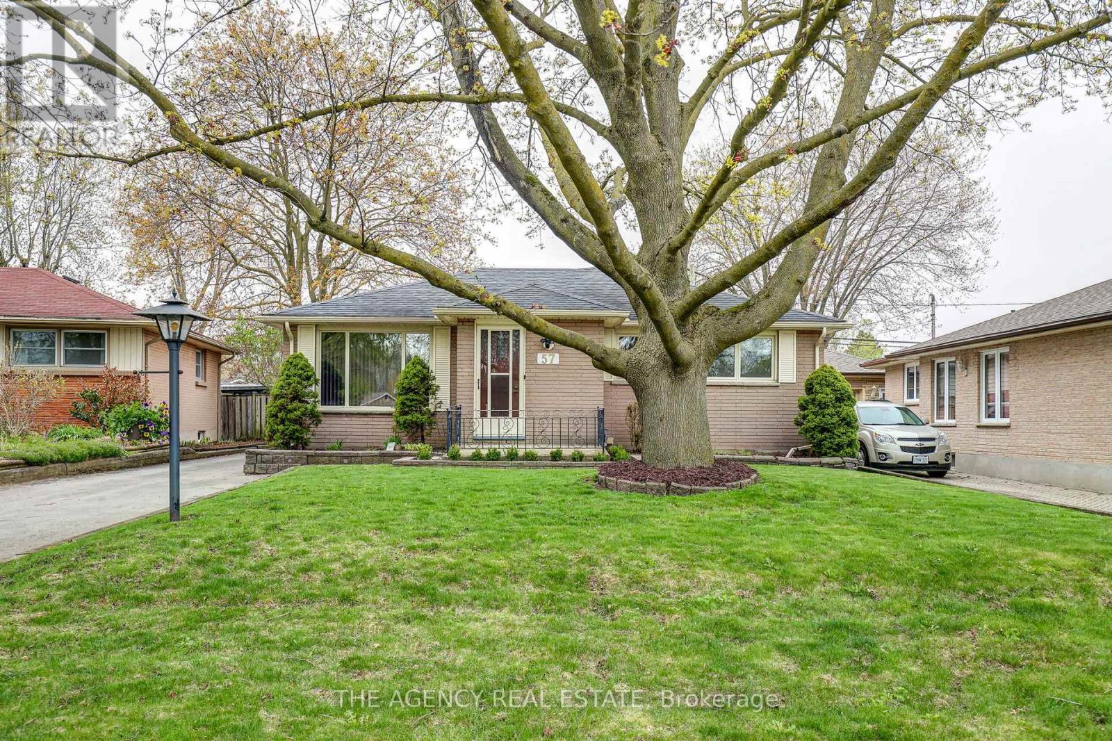 57 Laurentian Drive S, London East, Ontario  N5W 1N8 - Photo 3 - X13076874
