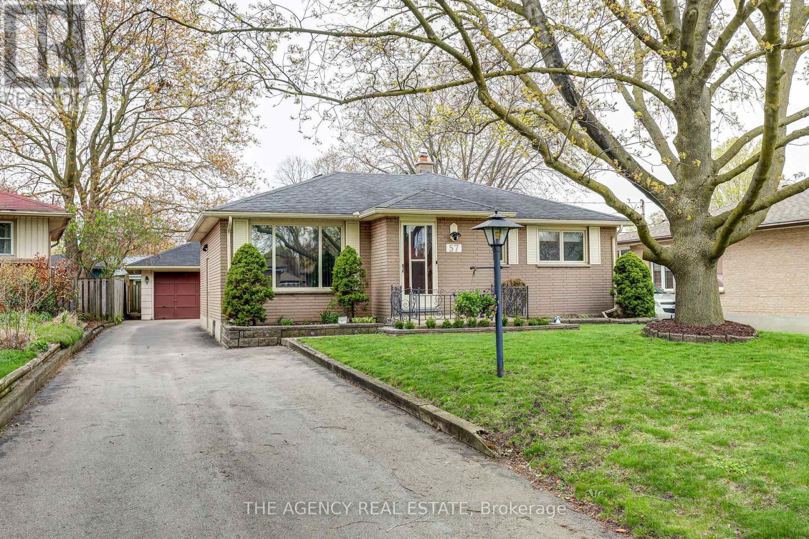 57 Laurentian Drive S, London East, Ontario  N5W 1N8 - Photo 4 - X13076874