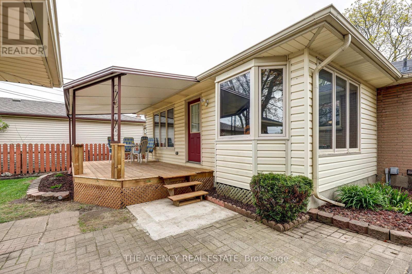 57 Laurentian Drive S, London East, Ontario  N5W 1N8 - Photo 43 - X13076874