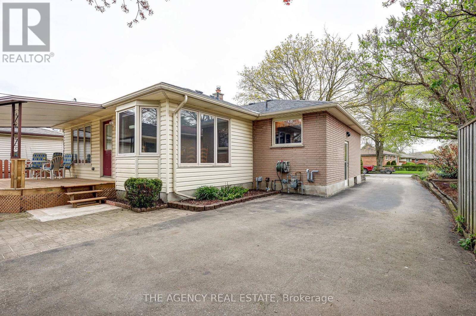 57 Laurentian Drive S, London East, Ontario  N5W 1N8 - Photo 44 - X13076874
