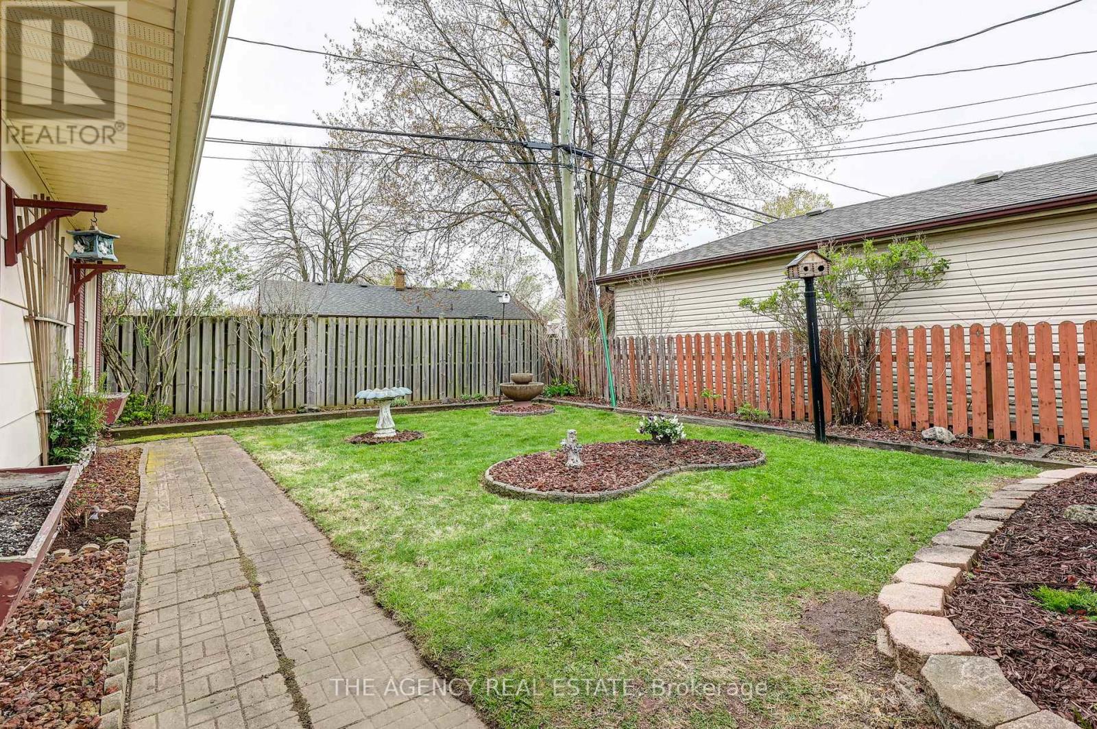 57 Laurentian Drive S, London East, Ontario  N5W 1N8 - Photo 46 - X13076874