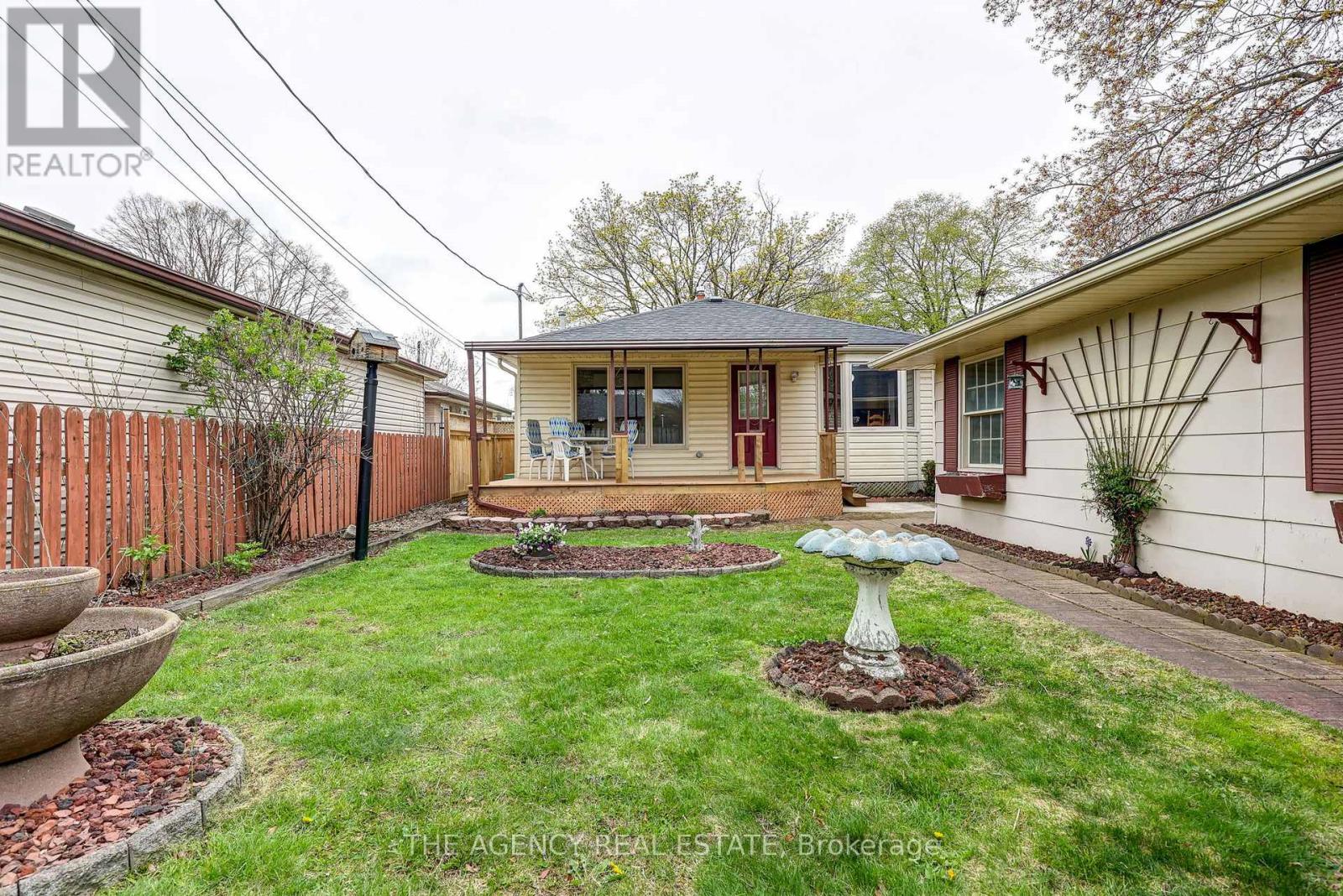 57 Laurentian Drive S, London East, Ontario  N5W 1N8 - Photo 49 - X13076874