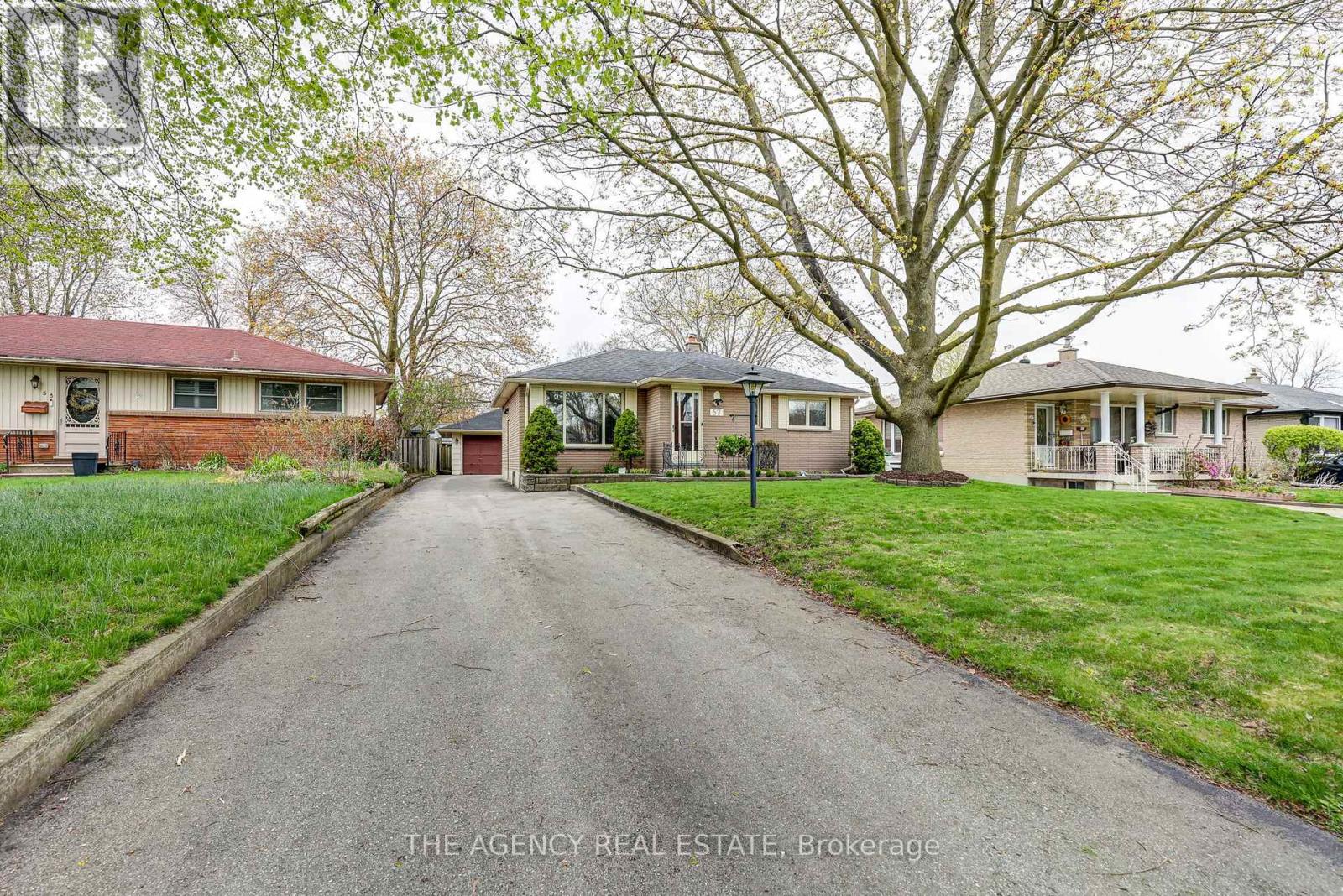 57 Laurentian Drive S, London East, Ontario  N5W 1N8 - Photo 5 - X13076874