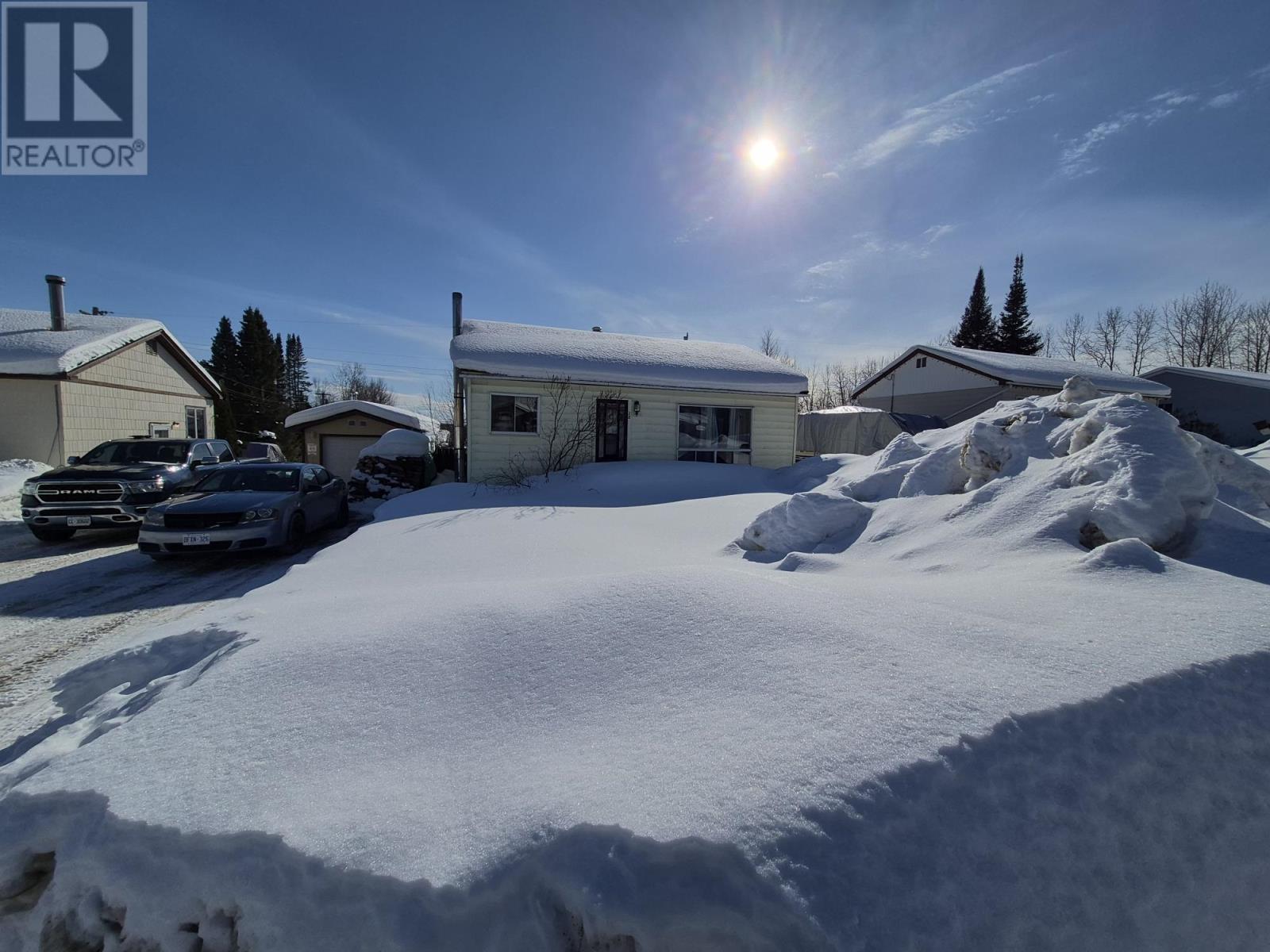 28 Warbler Drive, Manitouwadge, Ontario