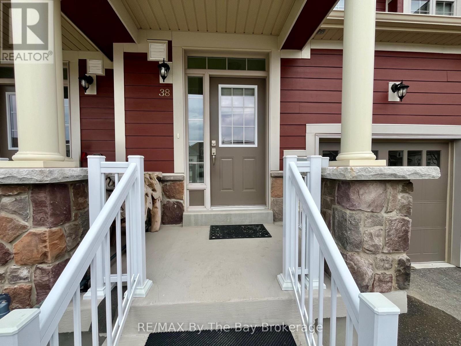 38 Little River Crossing, Wasaga Beach, Ontario  L9Z 0J8 - Photo 2 - S13076936