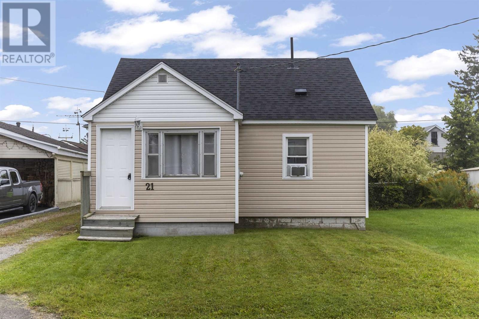 21 Cameron Ave, Sault Ste. Marie, Ontario  P6B 4W6 - Photo 2 - SM260844