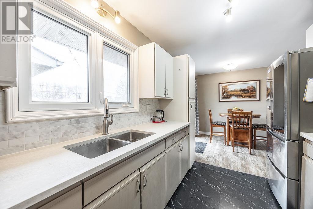 174 Palace Dr, Sault Ste. Marie, Ontario  P6B 5H5 - Photo 5 - SM260846