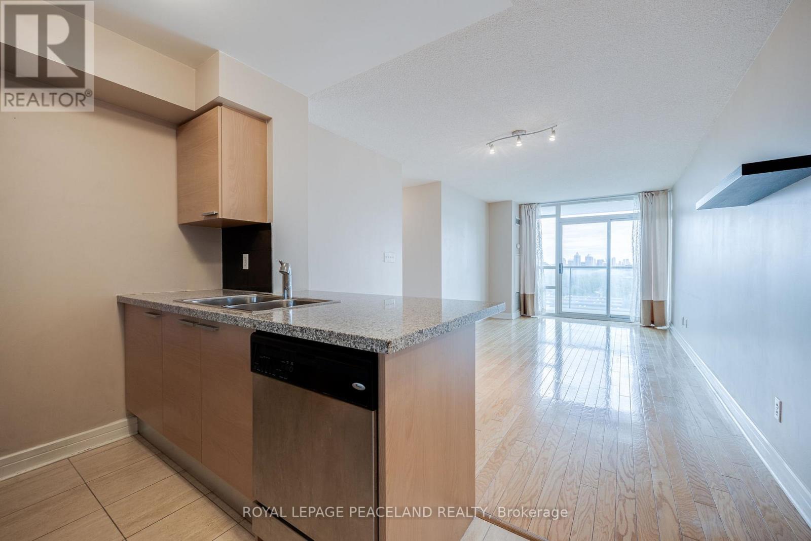 1010 - 16 Harrison Garden Boulevard, Toronto, Ontario  M2N 7J6 - Photo 3 - C13076872