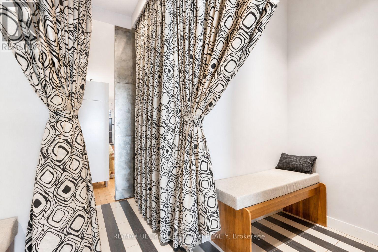 Main Floor - 812 Dundas Street W, Toronto, Ontario  M6J 1V3 - Photo 10 - C13076948