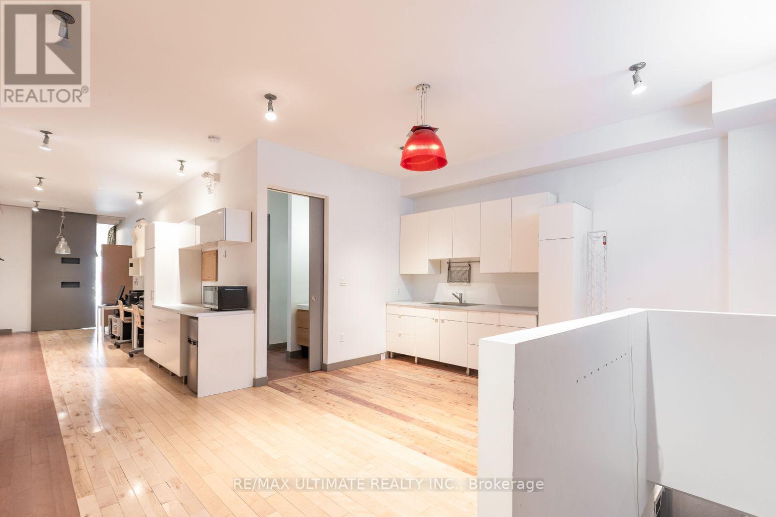 Main Floor - 812 Dundas Street W, Toronto, Ontario  M6J 1V3 - Photo 12 - C13076948