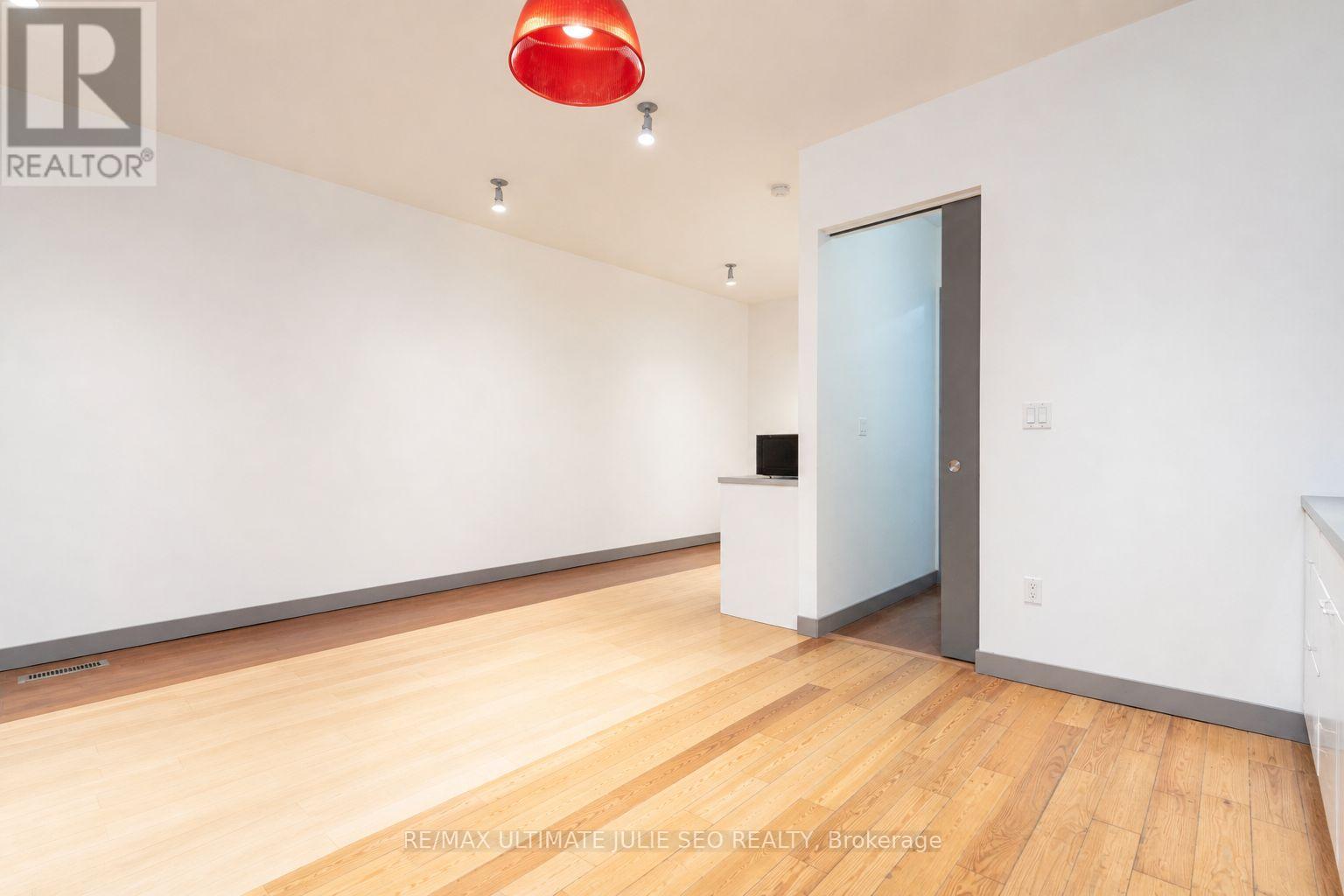 Main Floor - 812 Dundas Street W, Toronto, Ontario  M6J 1V3 - Photo 16 - C13076948