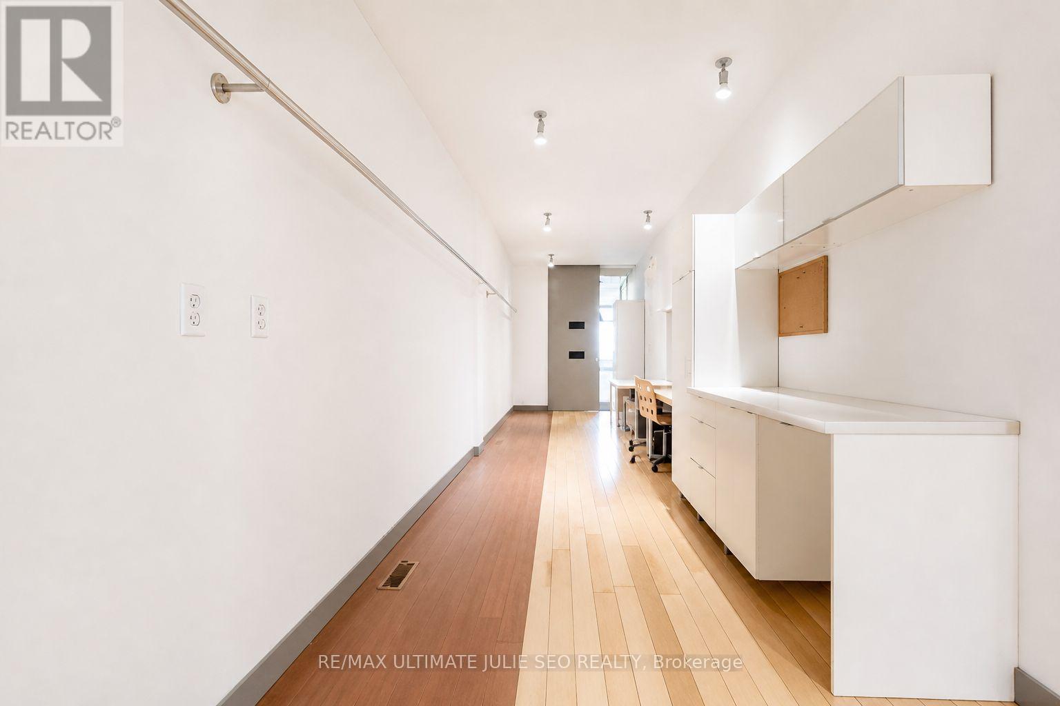 Main Floor - 812 Dundas Street W, Toronto, Ontario  M6J 1V3 - Photo 17 - C13076948
