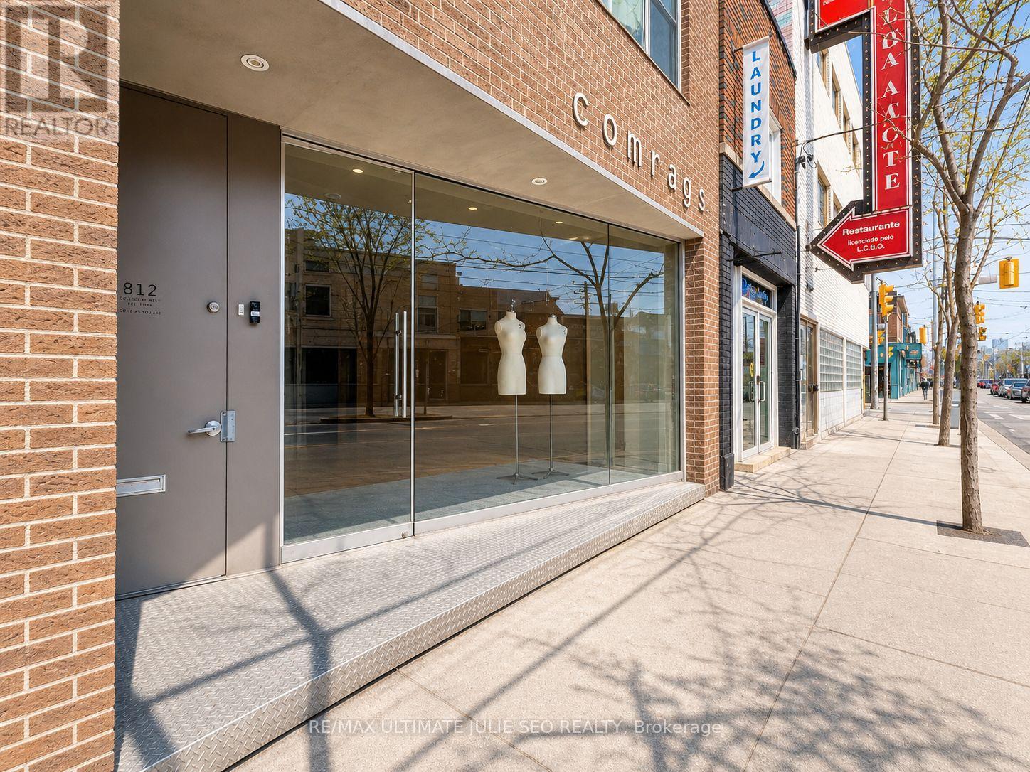 Main Floor - 812 Dundas Street W, Toronto, Ontario  M6J 1V3 - Photo 3 - C13076948