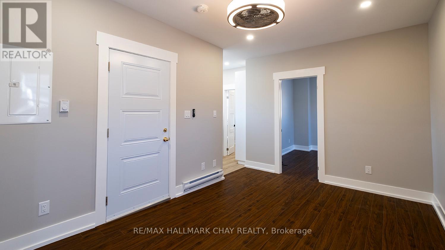 Apt#2 - 14 Queen Street, Innisfil, Ontario  L0L 1L0 - Photo 3 - N12870548