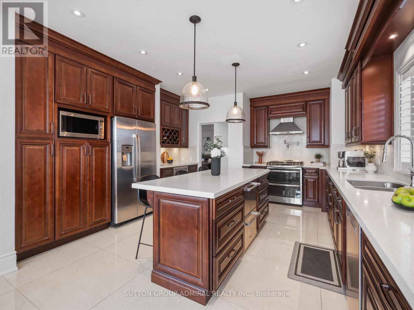 6 Colton Crescent S, Vaughan, Ontario  L4L 3L7 - Photo 15 - N13076880