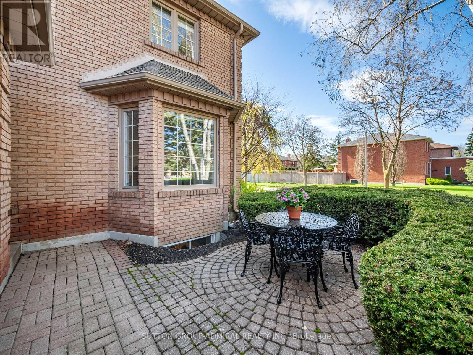 6 Colton Crescent S, Vaughan, Ontario  L4L 3L7 - Photo 3 - N13076880