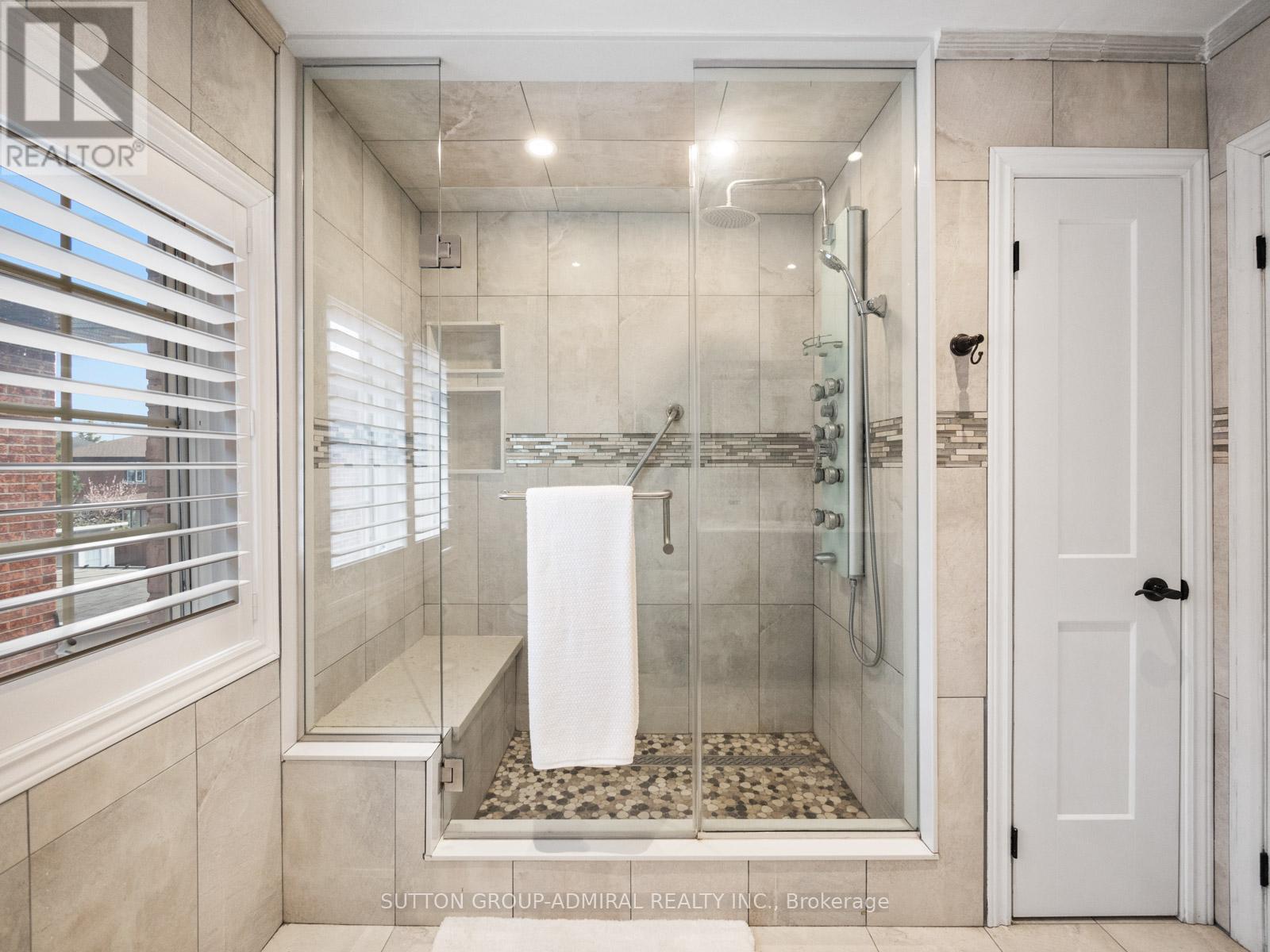 6 Colton Crescent S, Vaughan, Ontario  L4L 3L7 - Photo 32 - N13076880