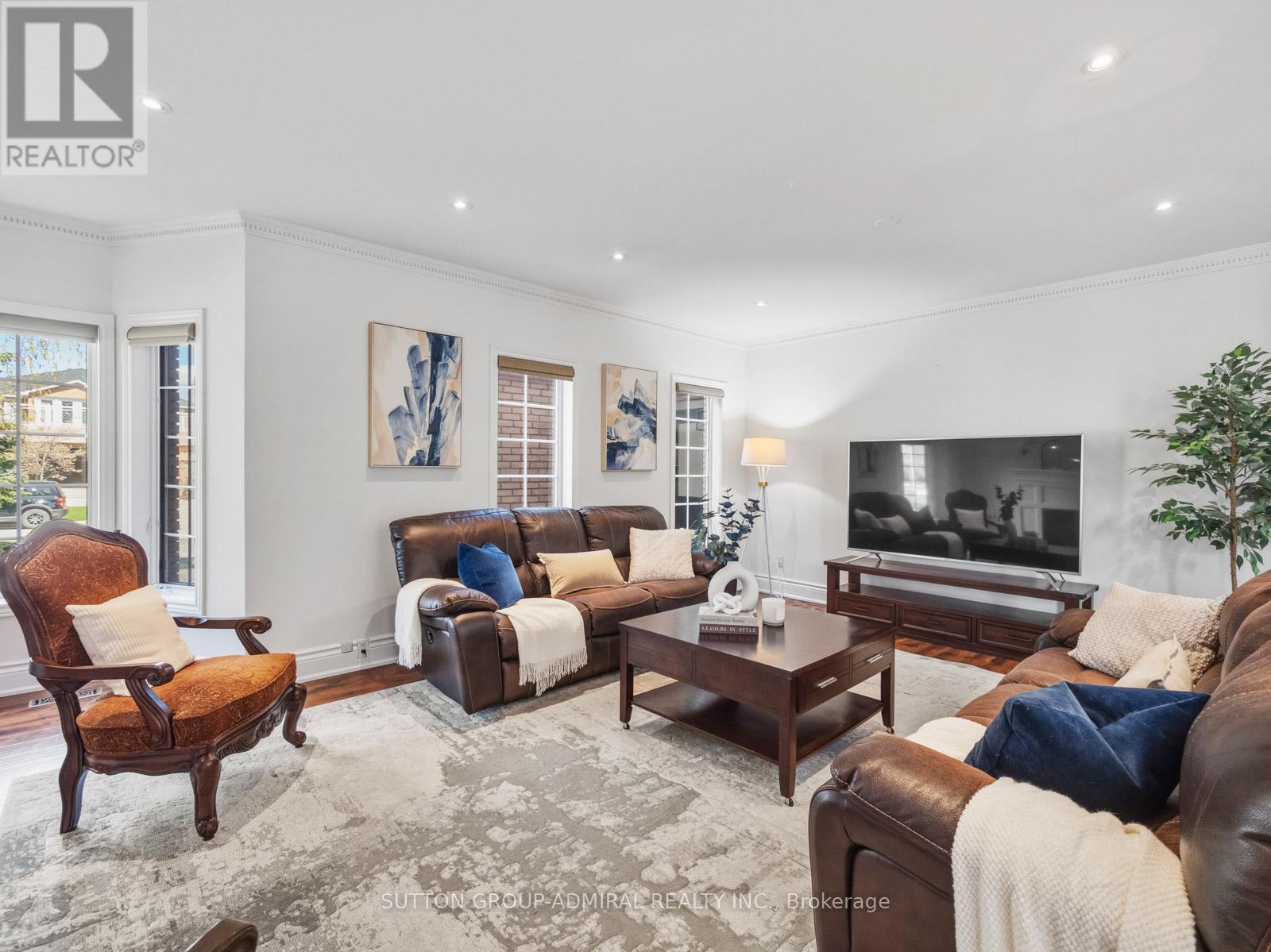 6 Colton Crescent S, Vaughan, Ontario  L4L 3L7 - Photo 6 - N13076880