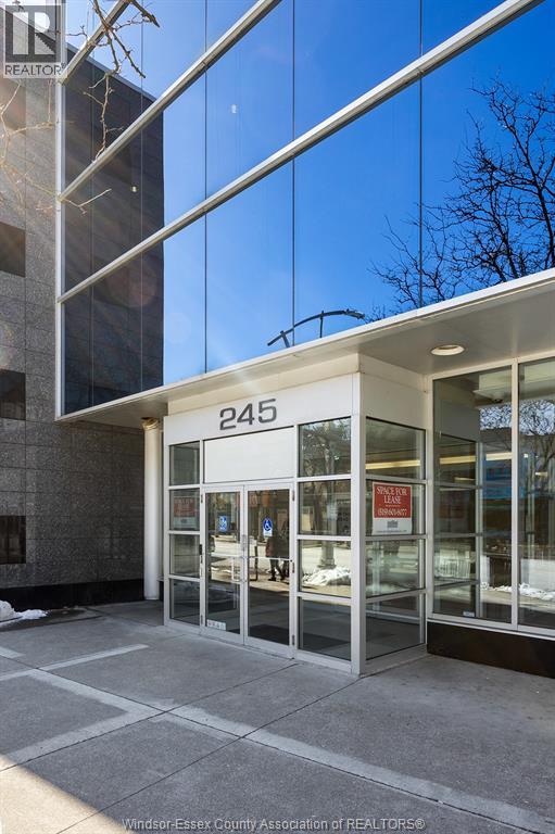 245 Ouellette, Windsor, Ontario  N9A 7J2 - Photo 4 - 26009923
