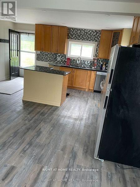 8162 Highway 12 Rd. W. Road, Oro-Medonte, Ontario  L3V 6H2 - Photo 3 - S13076858