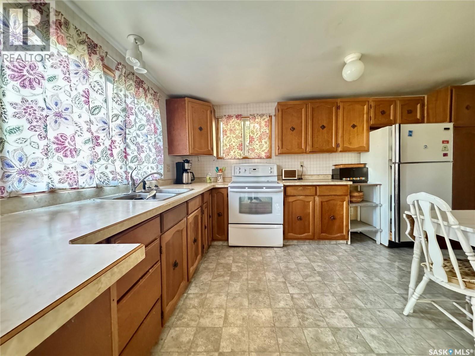 1237 Grand Avenue, Buena Vista, Saskatchewan  S2V 1A4 - Photo 7 - SK034692