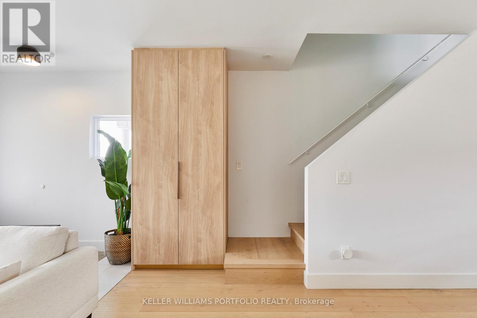 43 Mcfarland Avenue, Toronto, Ontario  M6H 3M9 - Photo 5 - W13076810