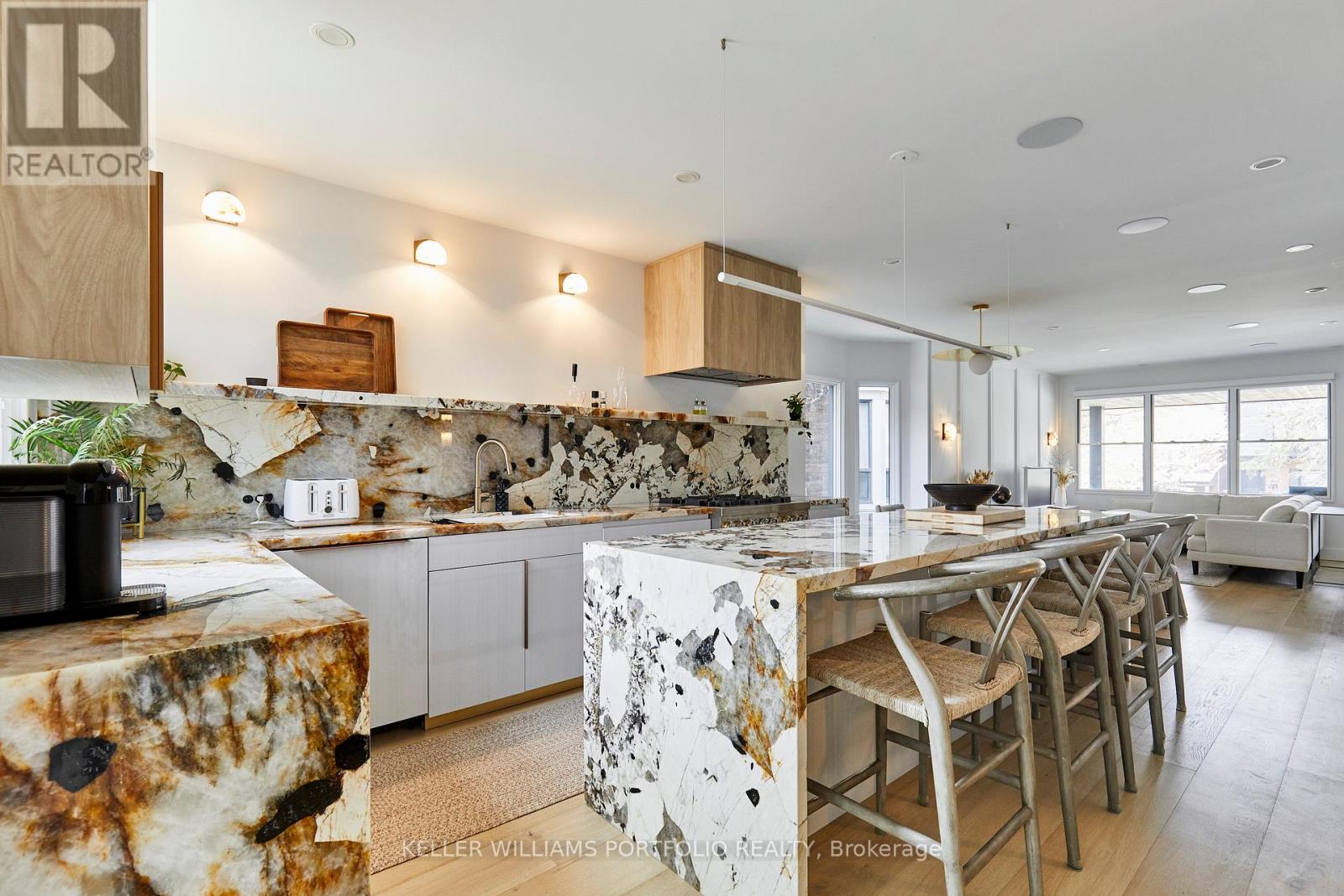 43 Mcfarland Avenue, Toronto, Ontario  M6H 3M9 - Photo 7 - W13076810