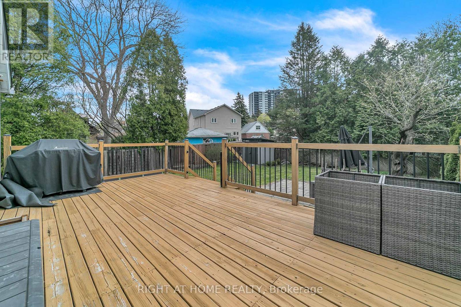 41 Monarchdale Avenue, Toronto, Ontario  M6M 2S6 - Photo 10 - W13076826
