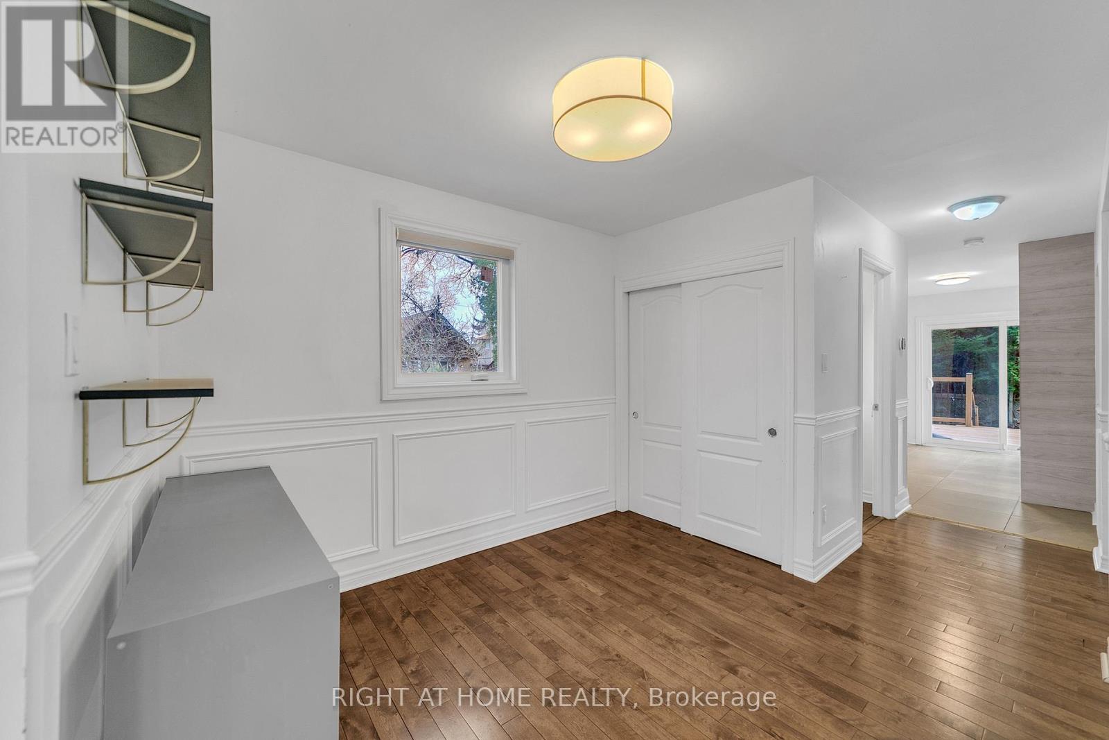 41 Monarchdale Avenue, Toronto, Ontario  M6M 2S6 - Photo 12 - W13076826