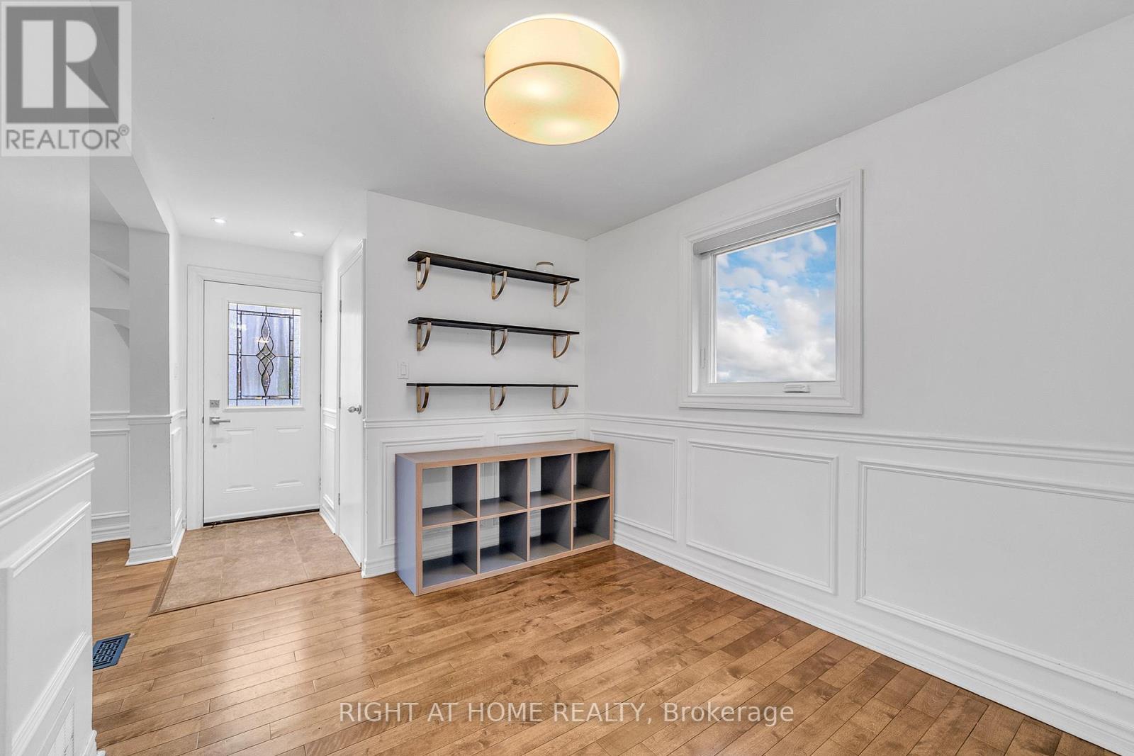 41 Monarchdale Avenue, Toronto, Ontario  M6M 2S6 - Photo 13 - W13076826