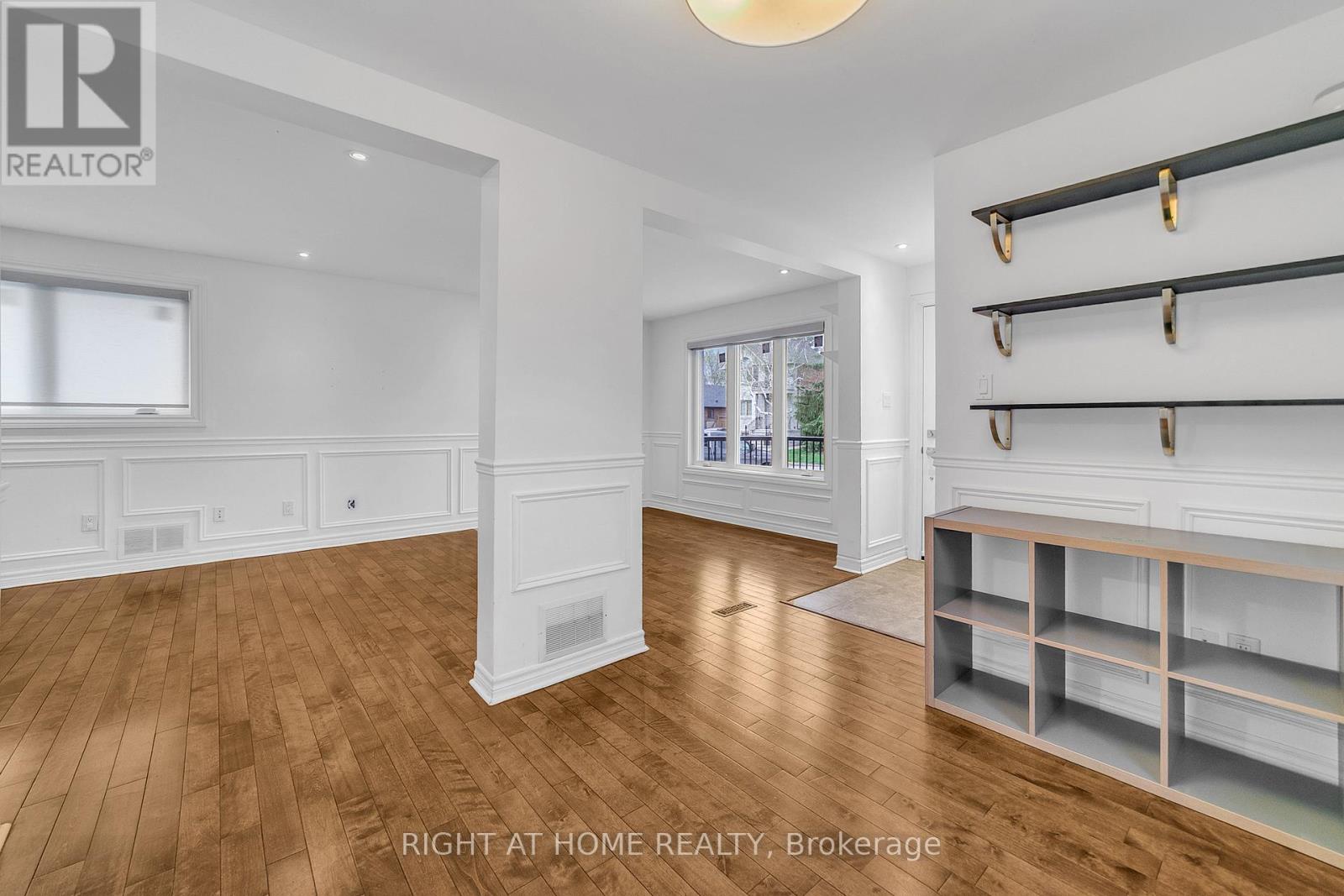 41 Monarchdale Avenue, Toronto, Ontario  M6M 2S6 - Photo 14 - W13076826