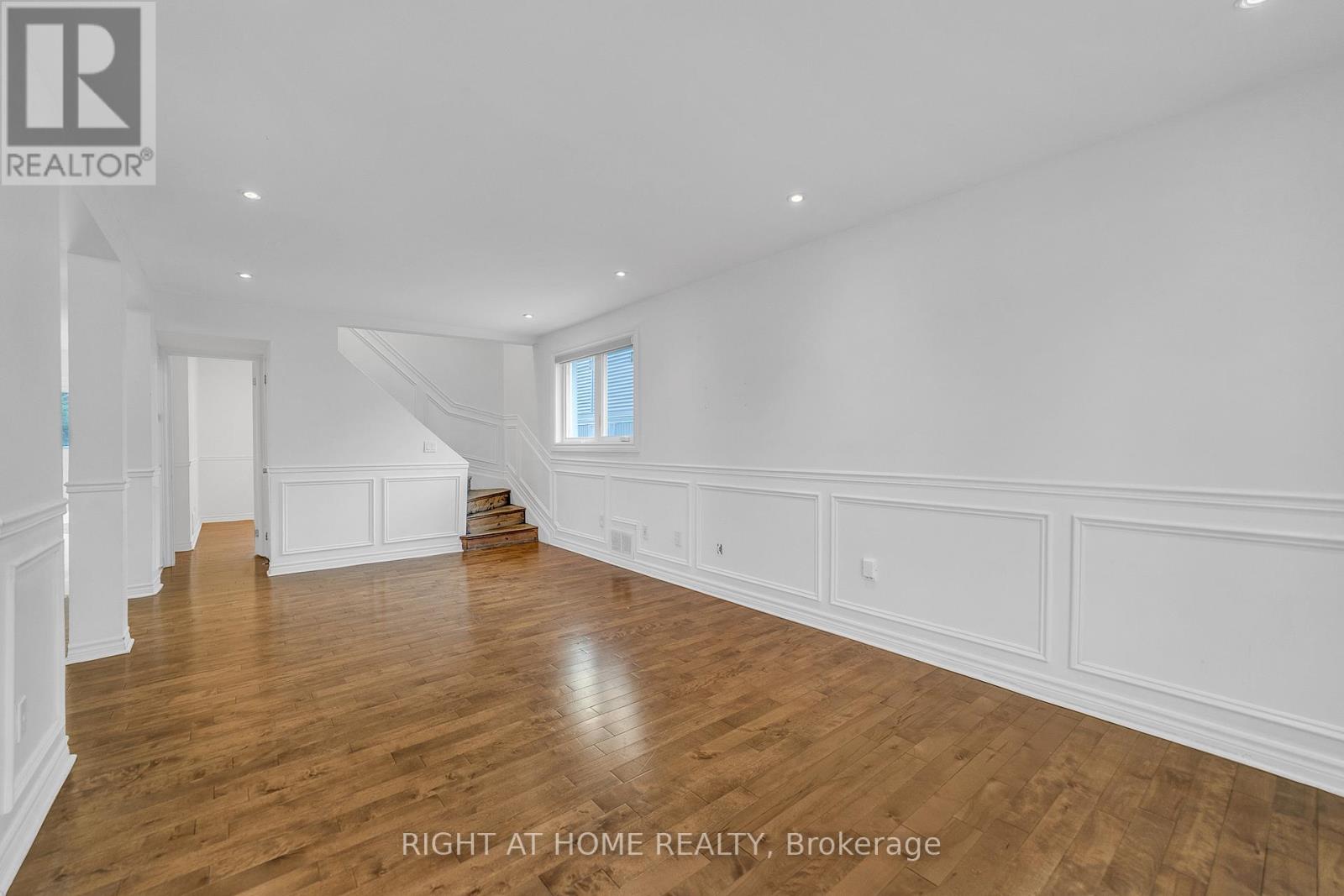 41 Monarchdale Avenue, Toronto, Ontario  M6M 2S6 - Photo 15 - W13076826