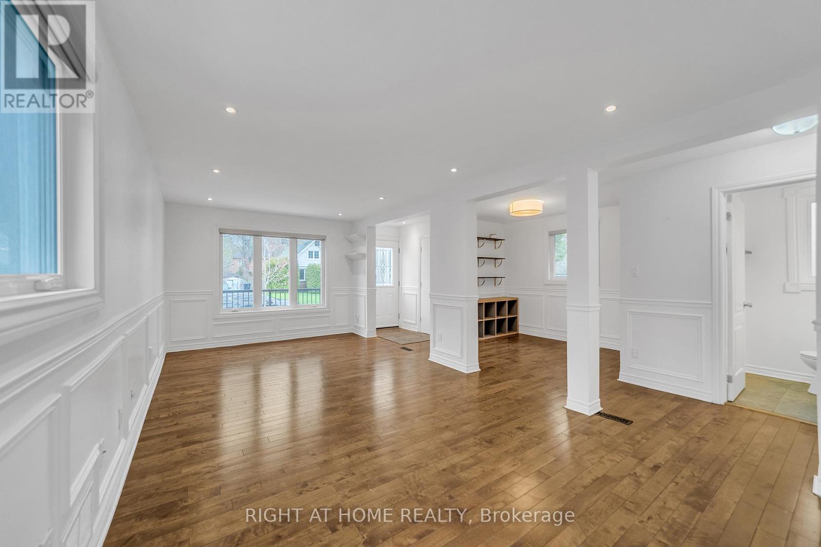 41 Monarchdale Avenue, Toronto, Ontario  M6M 2S6 - Photo 17 - W13076826