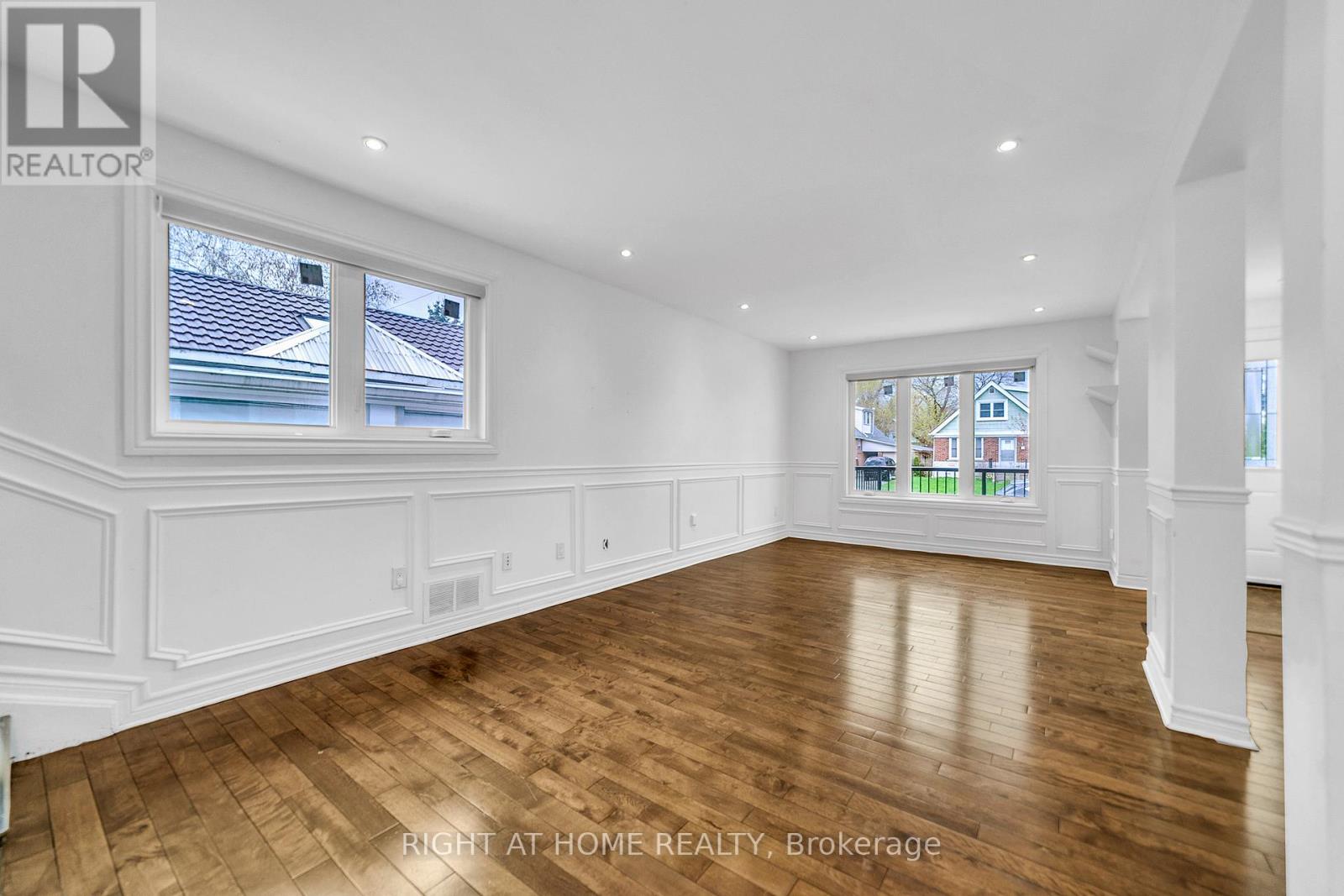 41 Monarchdale Avenue, Toronto, Ontario  M6M 2S6 - Photo 18 - W13076826