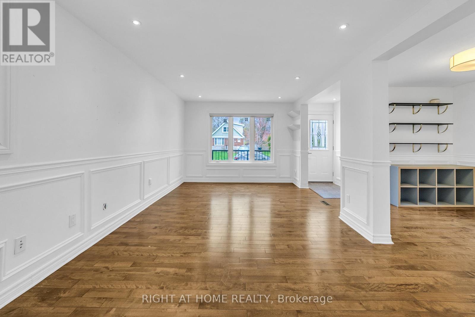 41 Monarchdale Avenue, Toronto, Ontario  M6M 2S6 - Photo 19 - W13076826