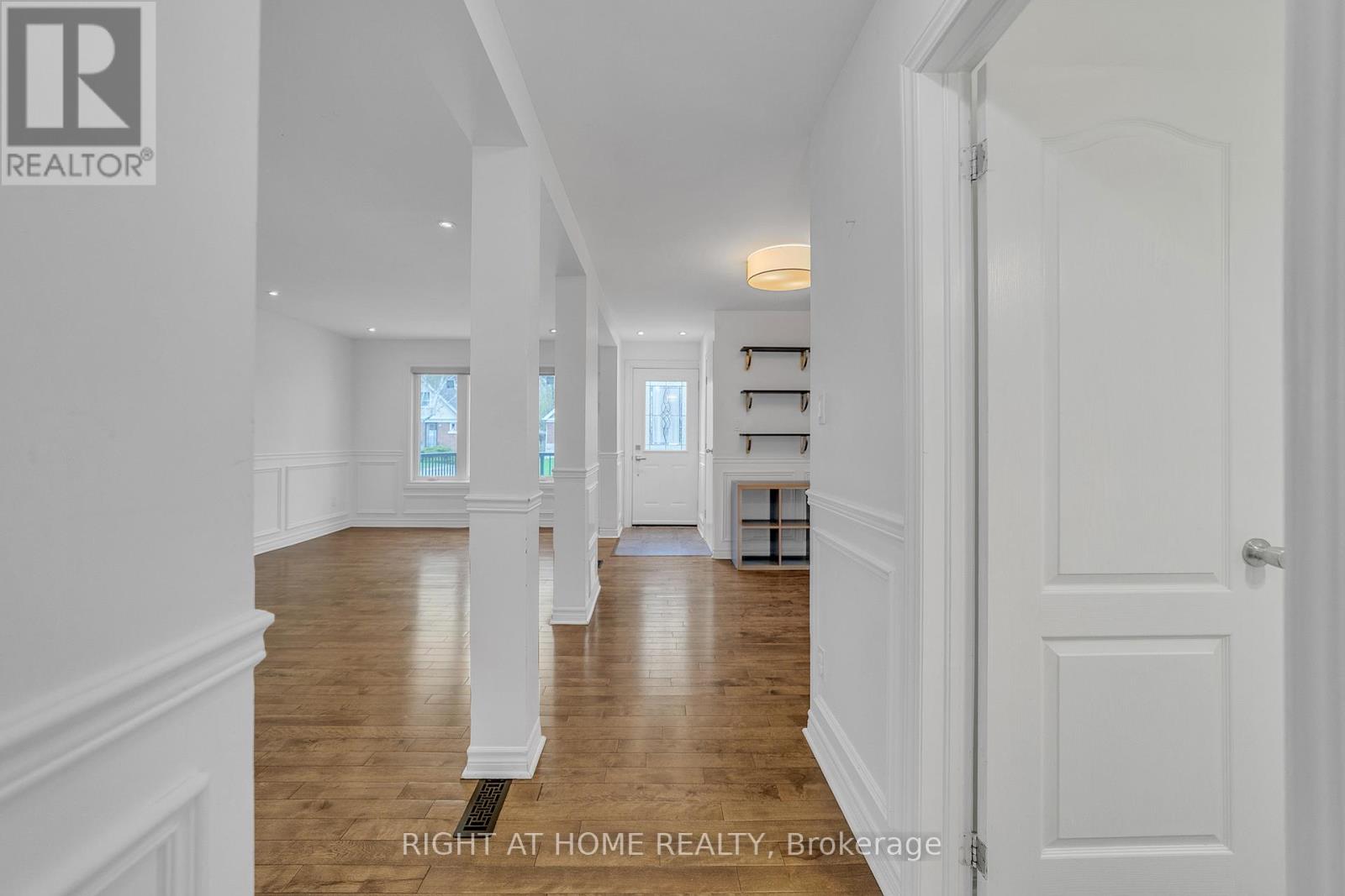 41 Monarchdale Avenue, Toronto, Ontario  M6M 2S6 - Photo 20 - W13076826