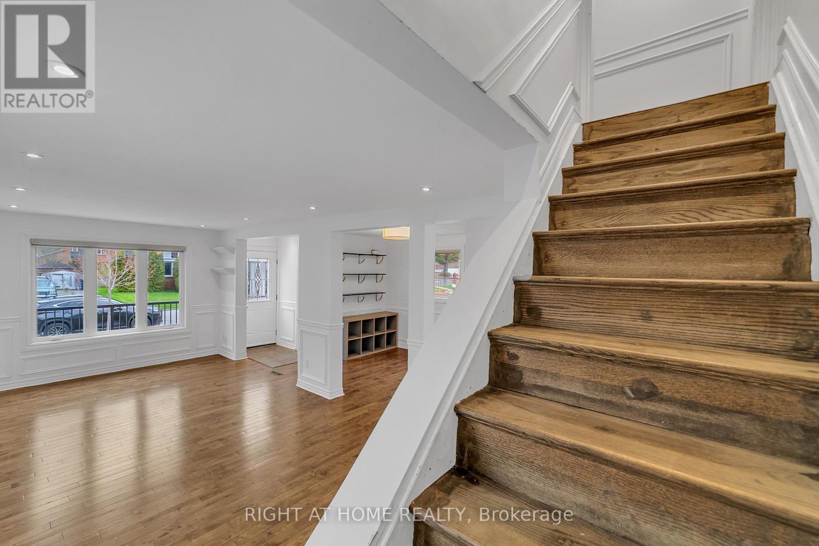 41 Monarchdale Avenue, Toronto, Ontario  M6M 2S6 - Photo 29 - W13076826