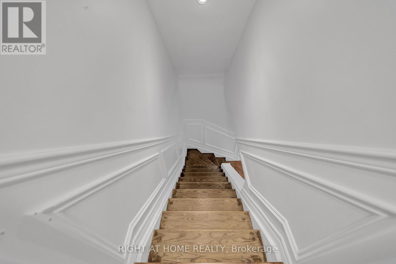 41 Monarchdale Avenue, Toronto, Ontario  M6M 2S6 - Photo 30 - W13076826