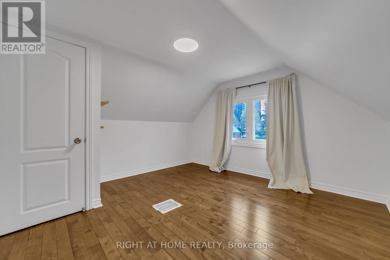41 Monarchdale Avenue, Toronto, Ontario  M6M 2S6 - Photo 31 - W13076826